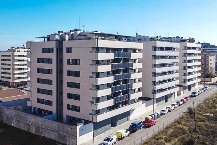 Bloc de pisos a l'Av. Marimunt de Lleida